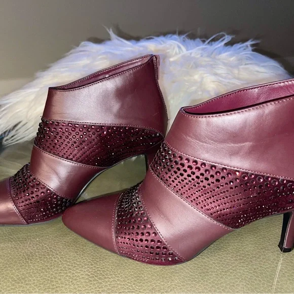 Purple leather ankle boots with faceted purple rhinestones by Impo, size 9 - Picture 3 of 7